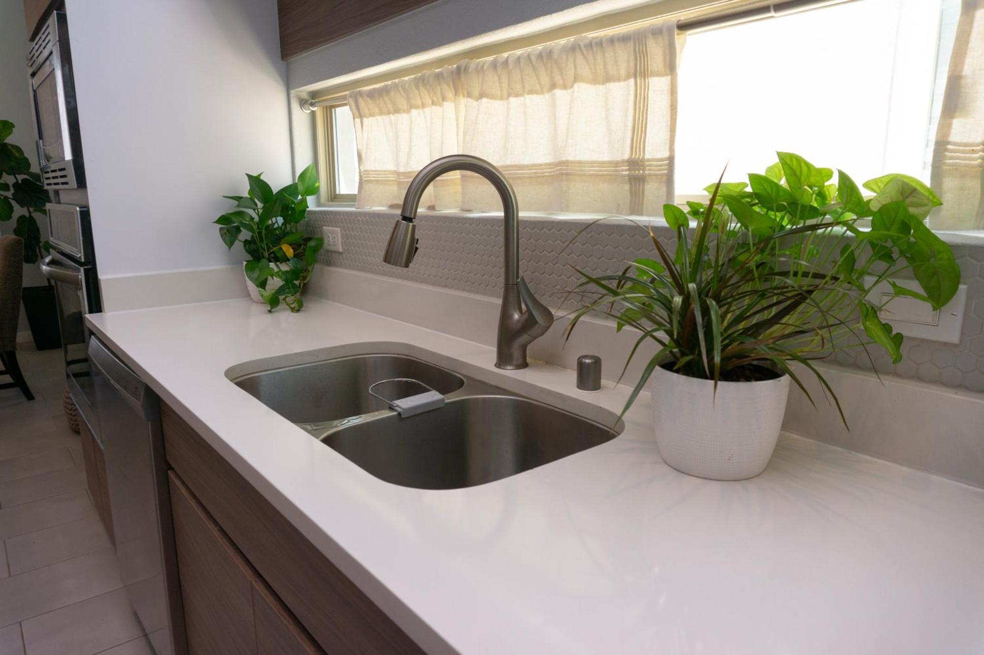 Modern Retreat By Golf Course - 3 Bedrooms And Office Space Horizon City Экстерьер фото